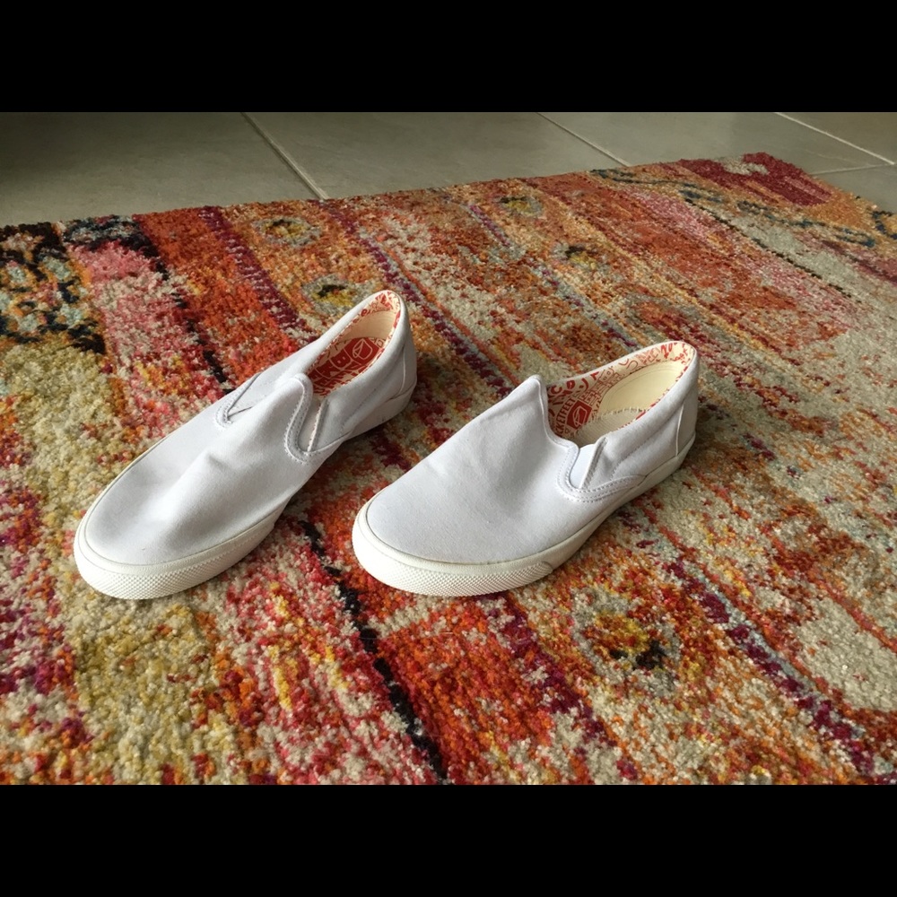 WOMENS SNEAKER